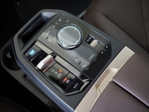 New 2026 BMW iX xDrive45 w/ Premium Package image 18