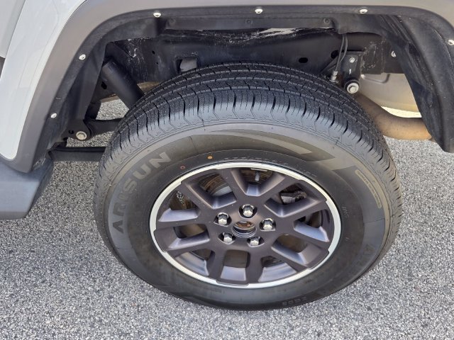Used 2022 Jeep Gladiator Overland w/ Popular Equipment Package AWD/4WD image 7