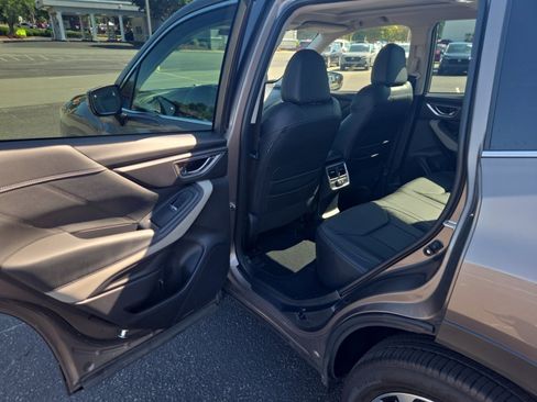 Used 2023 Subaru Forester Limited AWD/4WD image 34