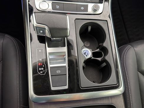 Used 2020 Audi Q8 Premium Plus w/ Premium Plus Package image 28