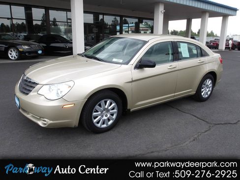 Used 2010 Chrysler Sebring Touring FWD image 1