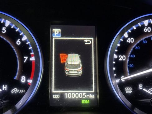 Used 2019 Toyota Highlander XLE image 17