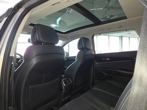 Used 2016 Kia Sorento SX image 22