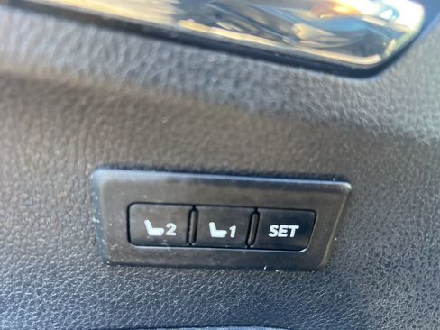 Used 2014 Toyota RAV4 Limited image 27