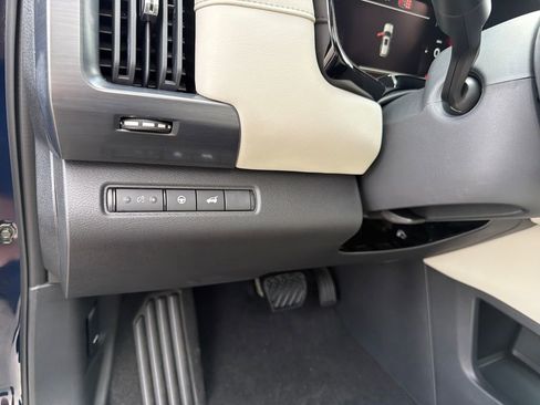 New 2026 Nissan Pathfinder SL w/ SL Premium Package (P04) FWD image 18