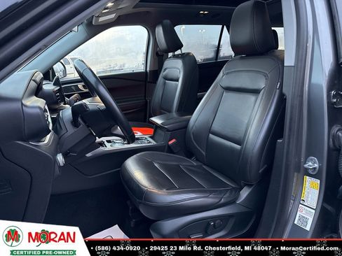 Used 2022 Ford Explorer XLT w/ Equipment Group 202A image 12