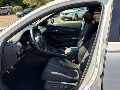 Used 2025 Honda Accord Sport image 10
