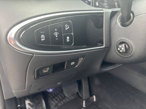 Used 2023 Genesis GV70 2.5T w/ Select Package AWD/4WD image 19
