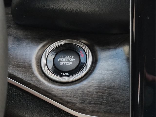 Used 2023 Jeep Grand Cherokee Limited AWD/4WD image 34