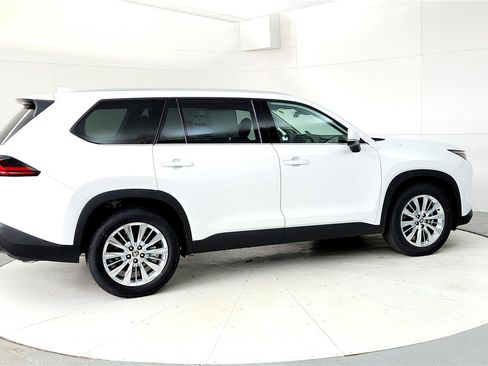 New 2026 Toyota Grand Highlander Platinum image 6