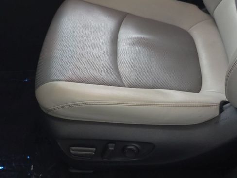 Used 2020 Toyota RAV4 Limited AWD/4WD image 32