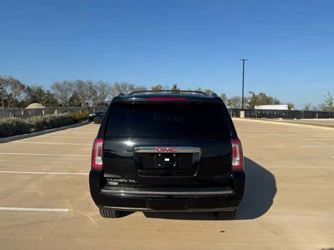 Used 2018 GMC Yukon XL Denali w/ Open Road Package image 8
