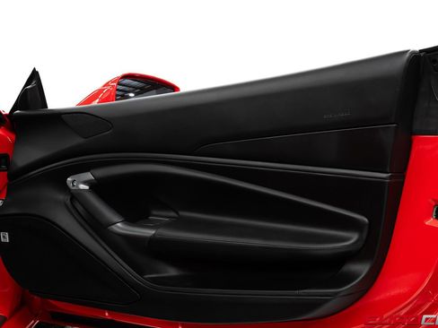 Used 2022 Ferrari F8 Tributo RWD image 27