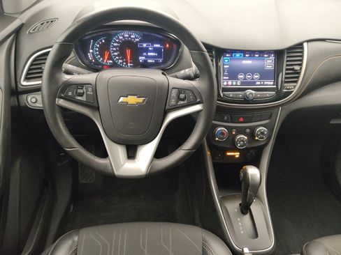 Used 2020 Chevrolet Trax LT w/ LT Convenience Package image 22
