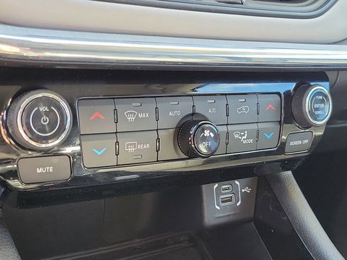 Used 2022 Jeep Compass Limited w/ Elite Group AWD/4WD image 31
