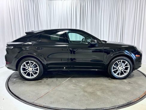 Certified 2026 Porsche Cayenne Coupe AWD/4WD image 36