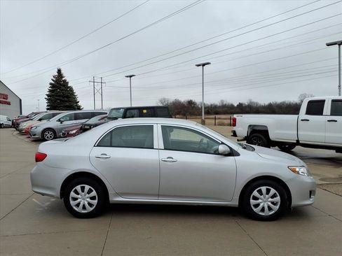 Used 2010 Toyota Corolla LE image 10