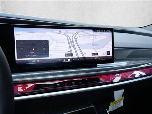 Certified 2025 BMW 740i xDrive AWD/4WD image 17