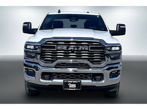 Used 2025 RAM 2500 Big Horn AWD/4WD image 2