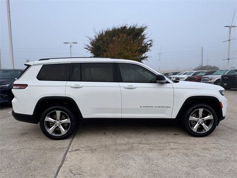 Used 2021 Jeep Grand Cherokee L Limited image 3