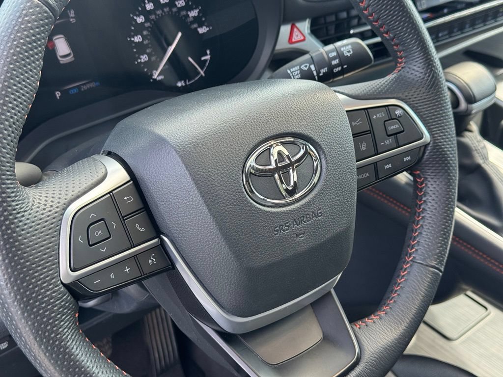 Used 2024 Toyota Sienna XSE FWD image 18