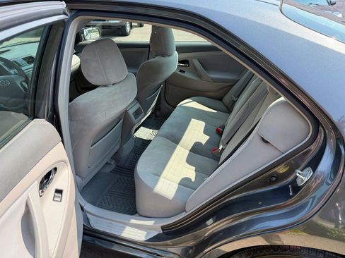 Used 2009 Toyota Camry FWD image 6