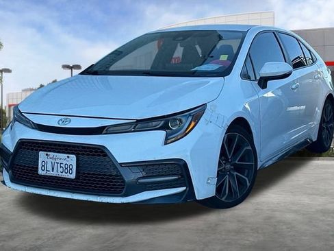 Used 2020 Toyota Corolla SE image 2
