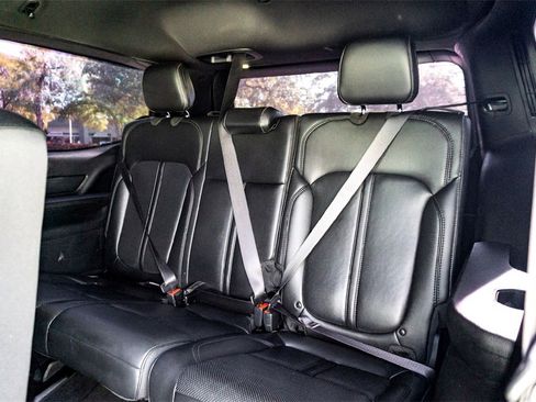 Used 2023 Jeep Wagoneer 4WD image 26