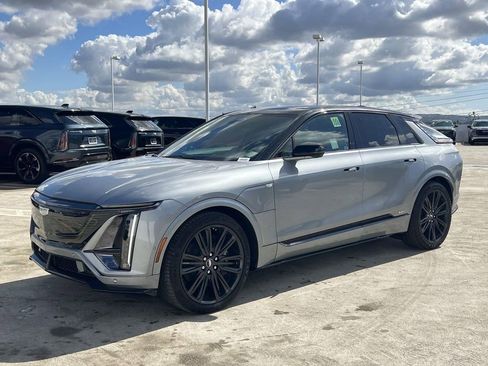 New 2026 Cadillac Lyriq V image 8