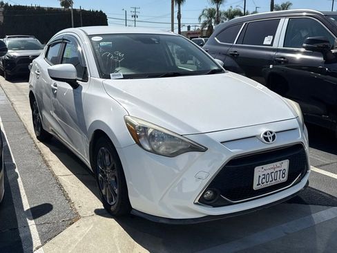Used 2019 Toyota Yaris LE FWD image 1