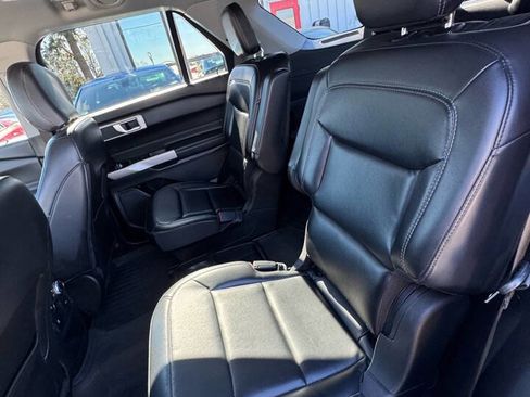 Used 2021 Ford Explorer XLT w/ Equipment Group 202A image 17