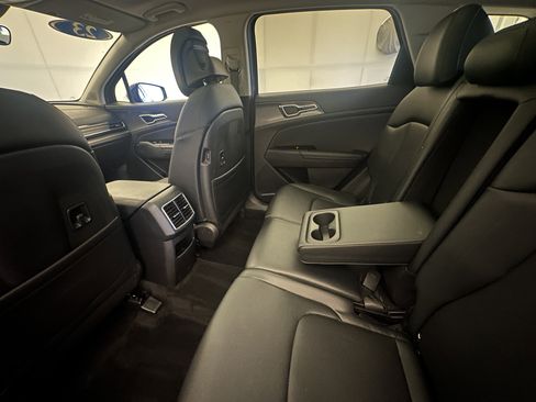 Used 2023 Kia Sportage SX image 19