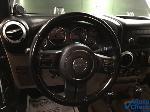 Used 2011 Jeep Wrangler Sahara w/ Dual Top Group AWD/4WD image 31