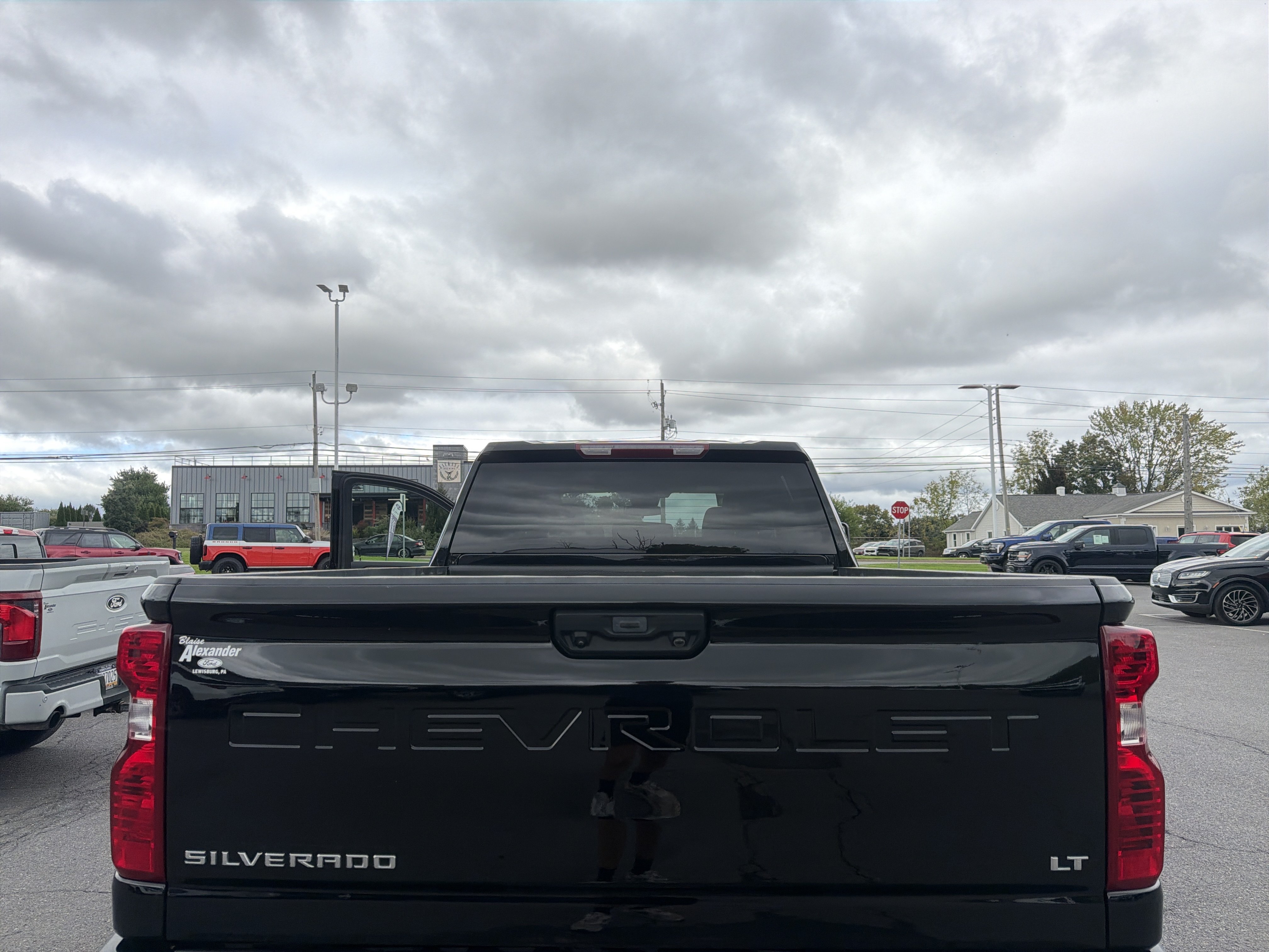 Used 2025 Chevrolet Silverado 2500 LT w/ Convenience Package AWD/4WD image 8