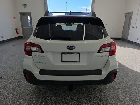 Used 2018 Subaru Outback 2.5i Limited image 4