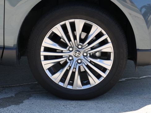 Used 2024 Toyota Venza Limited AWD/4WD image 11