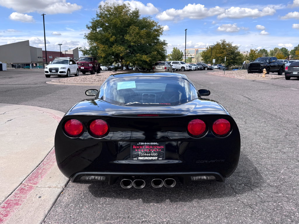 Used 2005 Chevrolet Corvette Coupe w/ Preferred Equipment Group RWD image 11