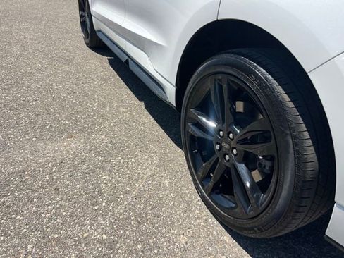 Used 2024 Ford Edge ST w/ Equipment Group 401A AWD/4WD image 27
