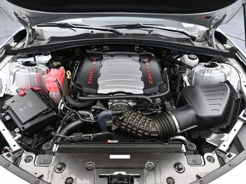 Used 2018 Chevrolet Camaro SS RWD image 31