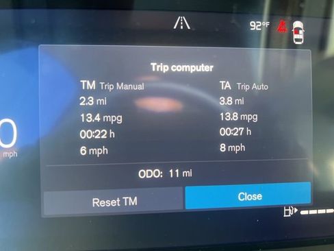 New 2026 Volvo XC40 B5 Plus w/ Protection Package Premier AWD/4WD image 10