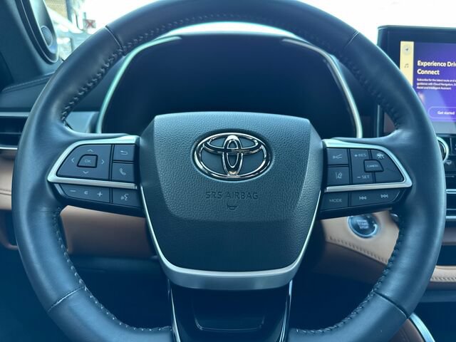 Used 2023 Toyota Highlander Platinum AWD/4WD image 27