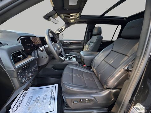 Used 2025 Chevrolet Suburban High Country AWD/4WD image 24
