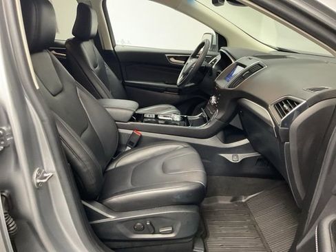 Used 2020 Ford Edge Titanium image 27