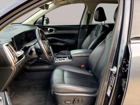 Used 2024 Kia Sorento S w/ Panoramic Sunroof Package FWD image 7
