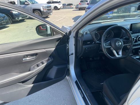 Used 2022 Nissan Sentra SV FWD image 10