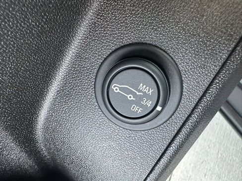 Used 2018 Chevrolet Equinox LT image 29