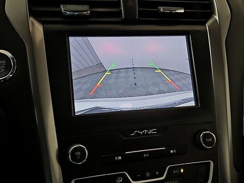 Used 2020 Ford Fusion SE image 19