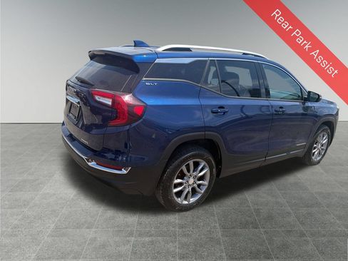 Used 2022 GMC Terrain SLT w/ LPO, Floor Liner Package AWD/4WD image 6