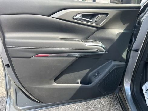 New 2026 Chevrolet Traverse LT w/ Sun and Wheel Package FWD image 11