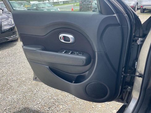 Used 2017 Kia Soul FWD image 22